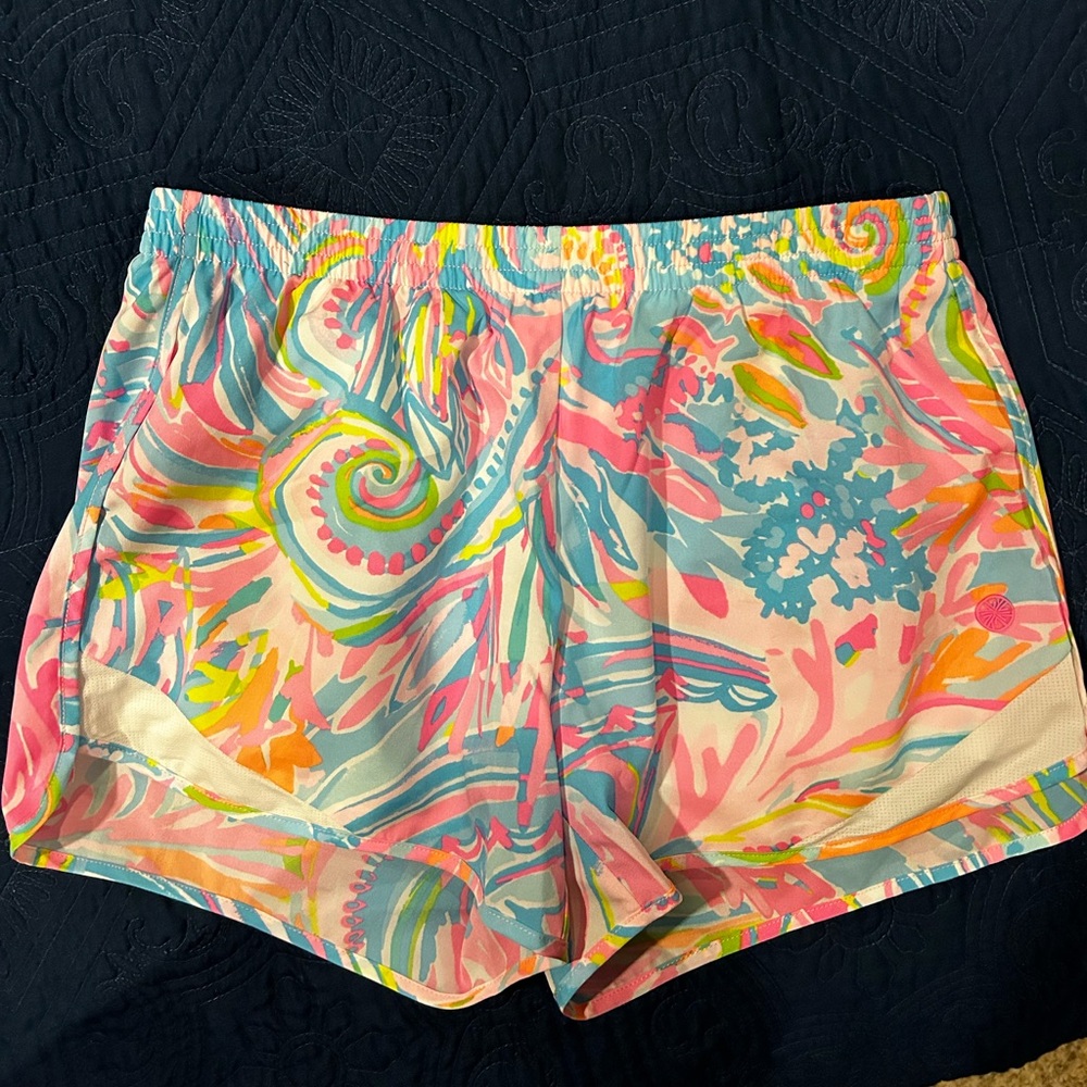 Lilly Pulitzer worn once lux shorts XS